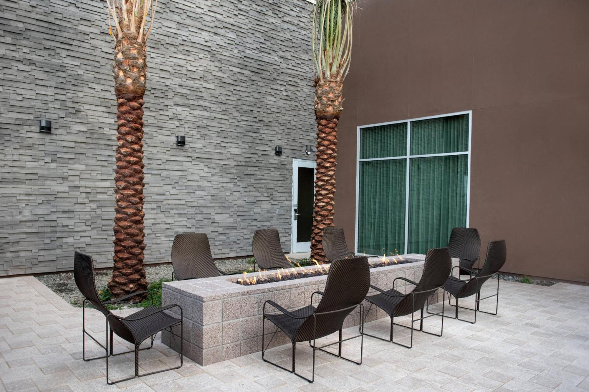 Courtyard By Marriott Mesa At Wrigleyville West Extérieur photo