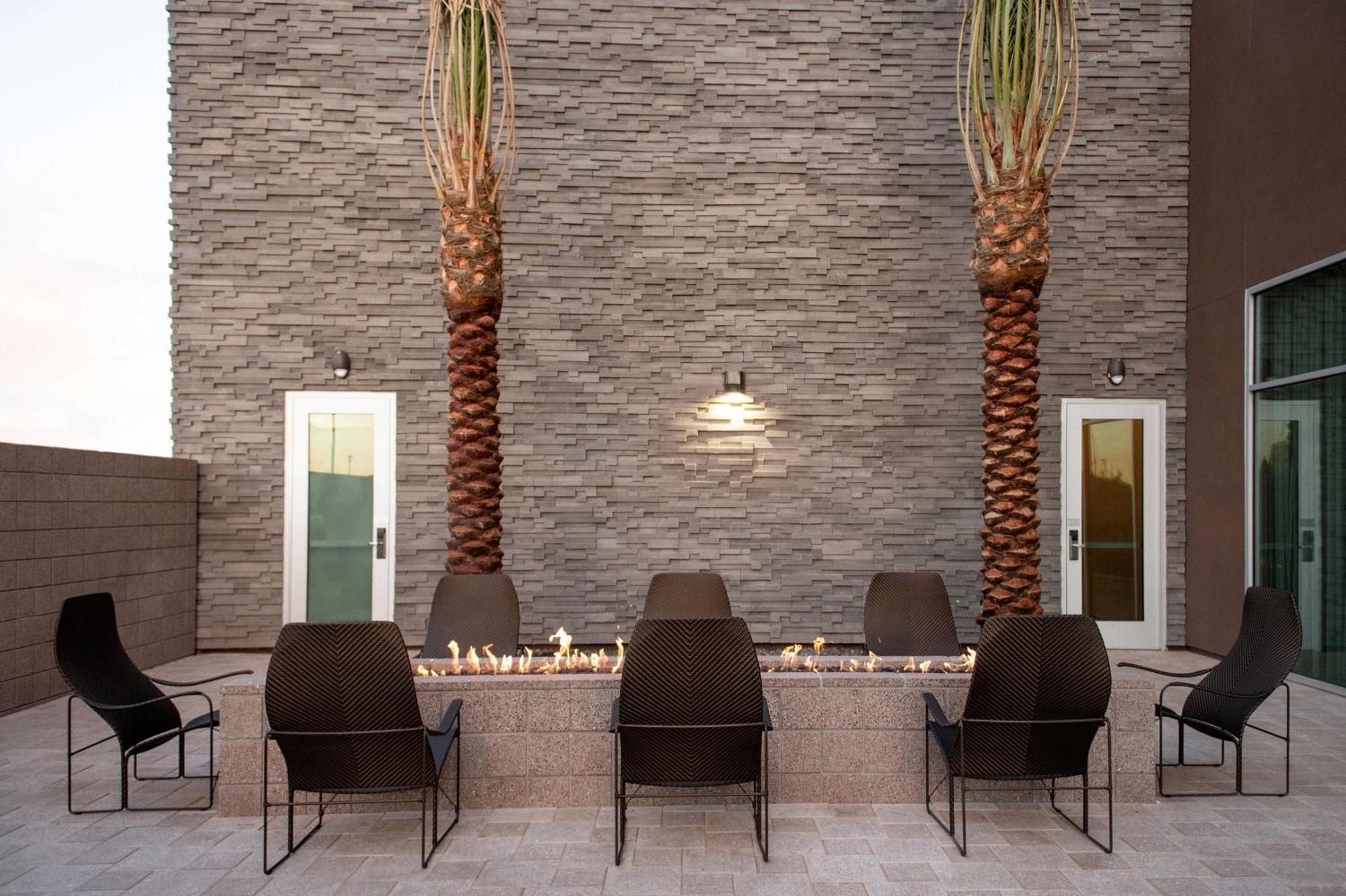 Courtyard By Marriott Mesa At Wrigleyville West Extérieur photo