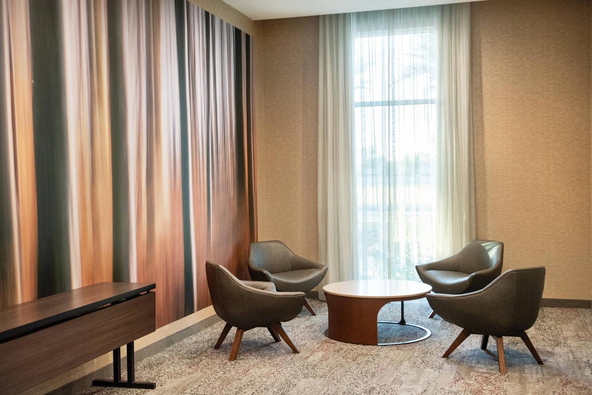 Courtyard By Marriott Mesa At Wrigleyville West Extérieur photo
